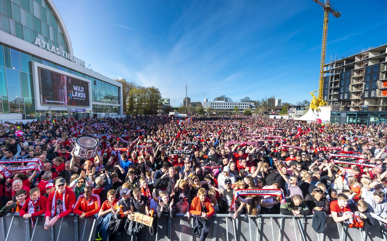 Emmen is populair en niet alleen onder de eigen aanhang. Emmen is populair en niet alleen onder de eigen aanhang.