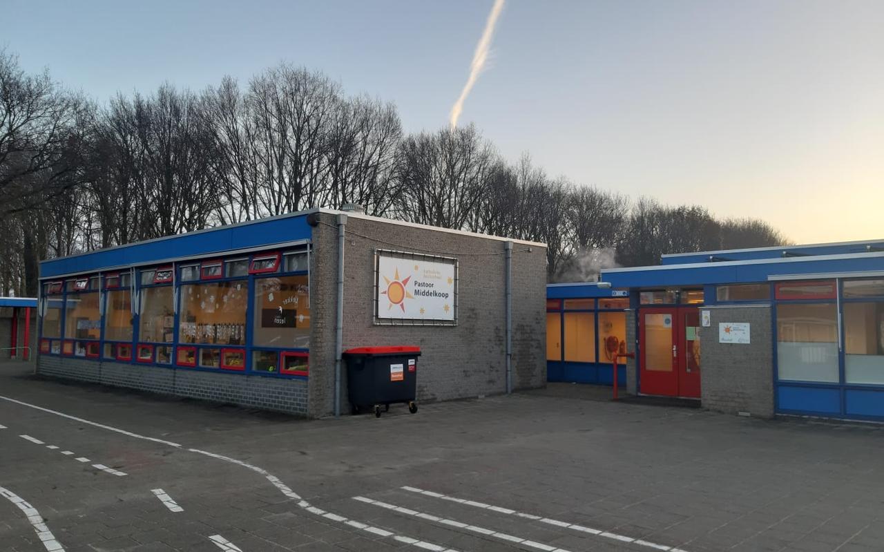 Het huidige pand van de Pastoor Middelkoopschool aan de Merdiaan in Klazienaveen. Het huidige pand van de Pastoor Middelkoopschool aan de Merdiaan in Klazienaveen.