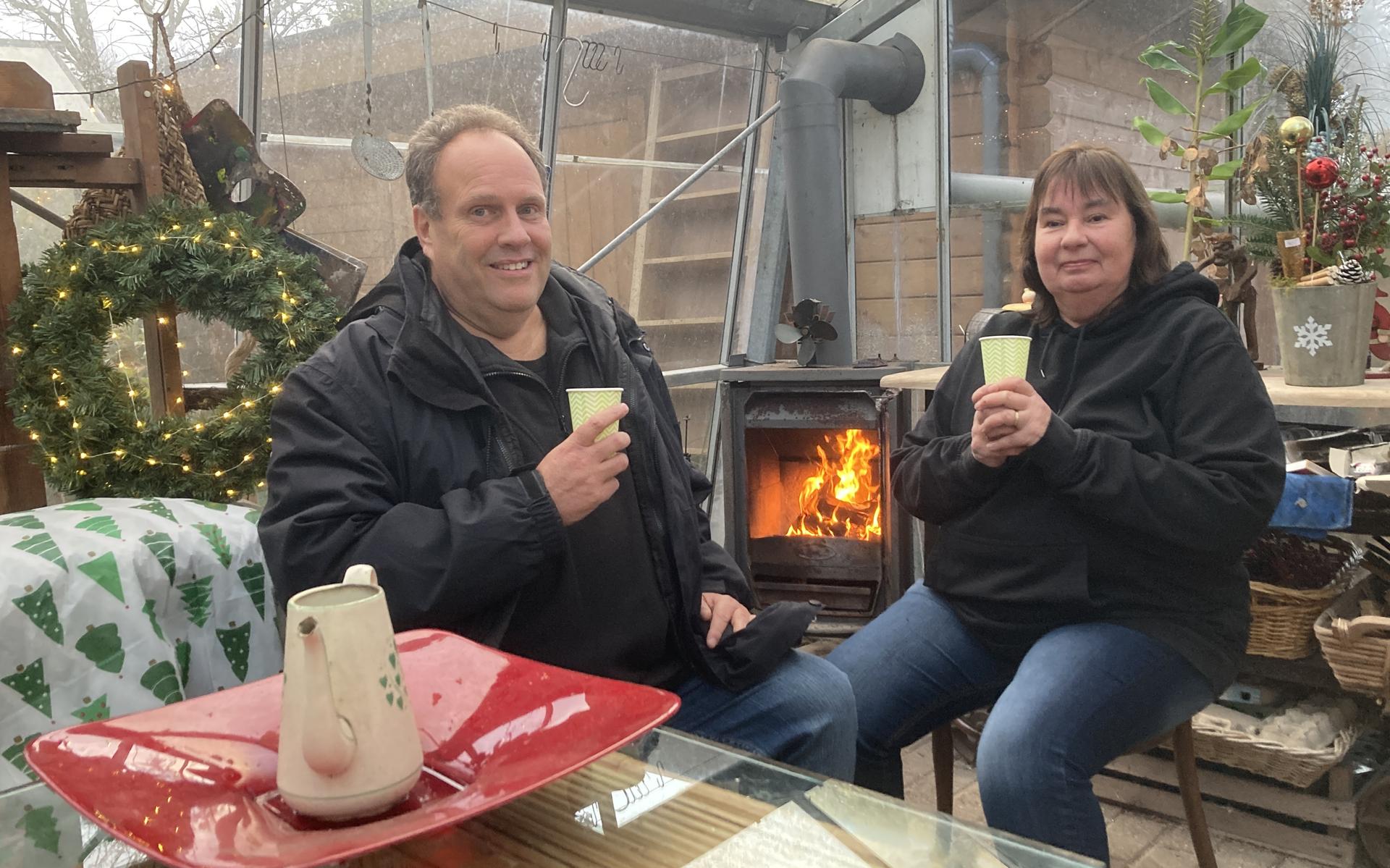 Pop-up kerstkas bij het oudste huis in Mussel voor het goede doel. 'Een hobby mag geld kosten toch?'