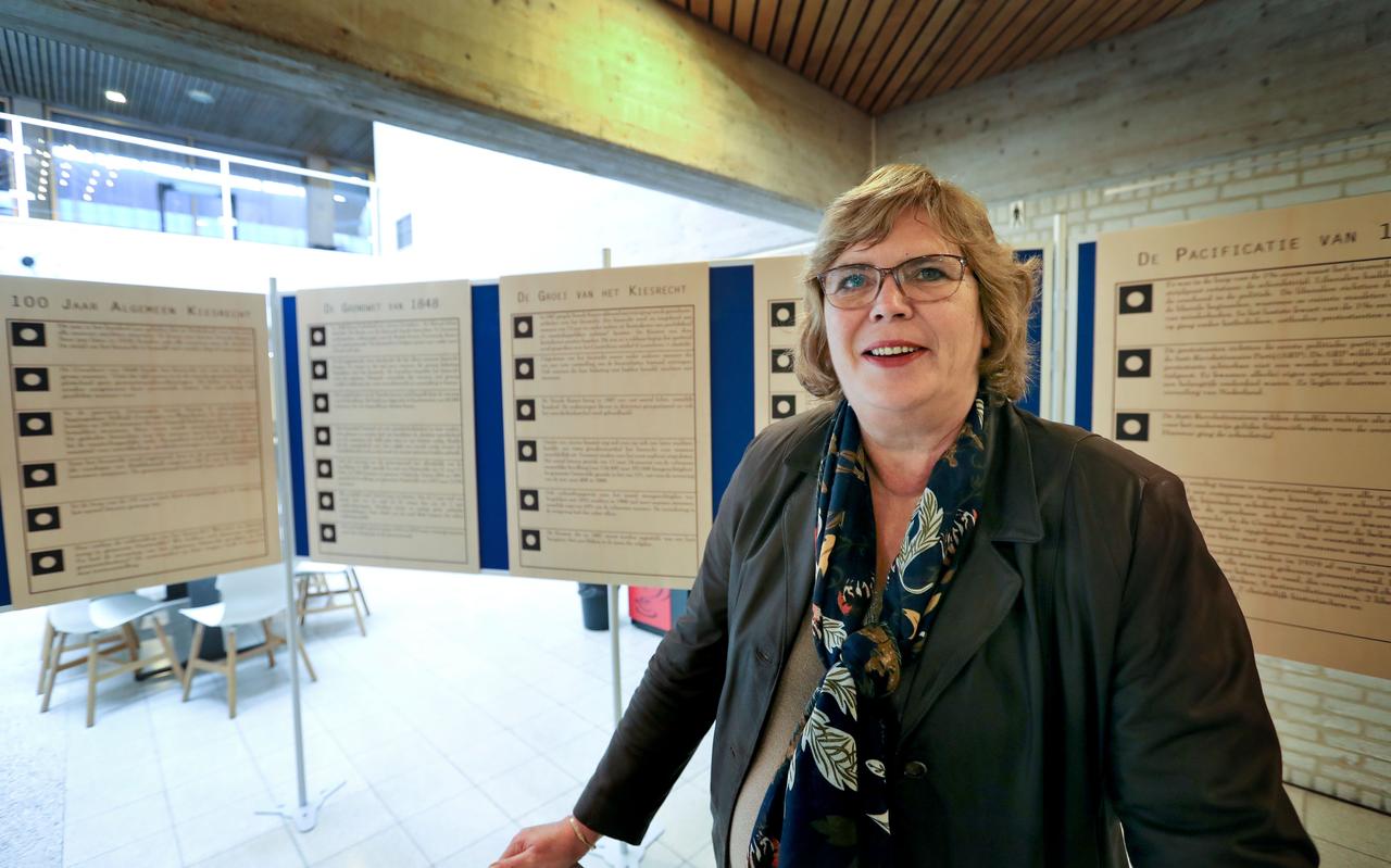 Wethouder Goziena Brongers (CDA). Maandag kreeg zij een motie van Treurnis aan de broek. Dat zette de verhoudingen in de gemeenteraad op scherp. Wethouder Goziena Brongers (CDA). Maandag kreeg zij een motie van Treurnis aan de broek. Dat zette de verhoudingen in de gemeenteraad op scherp.