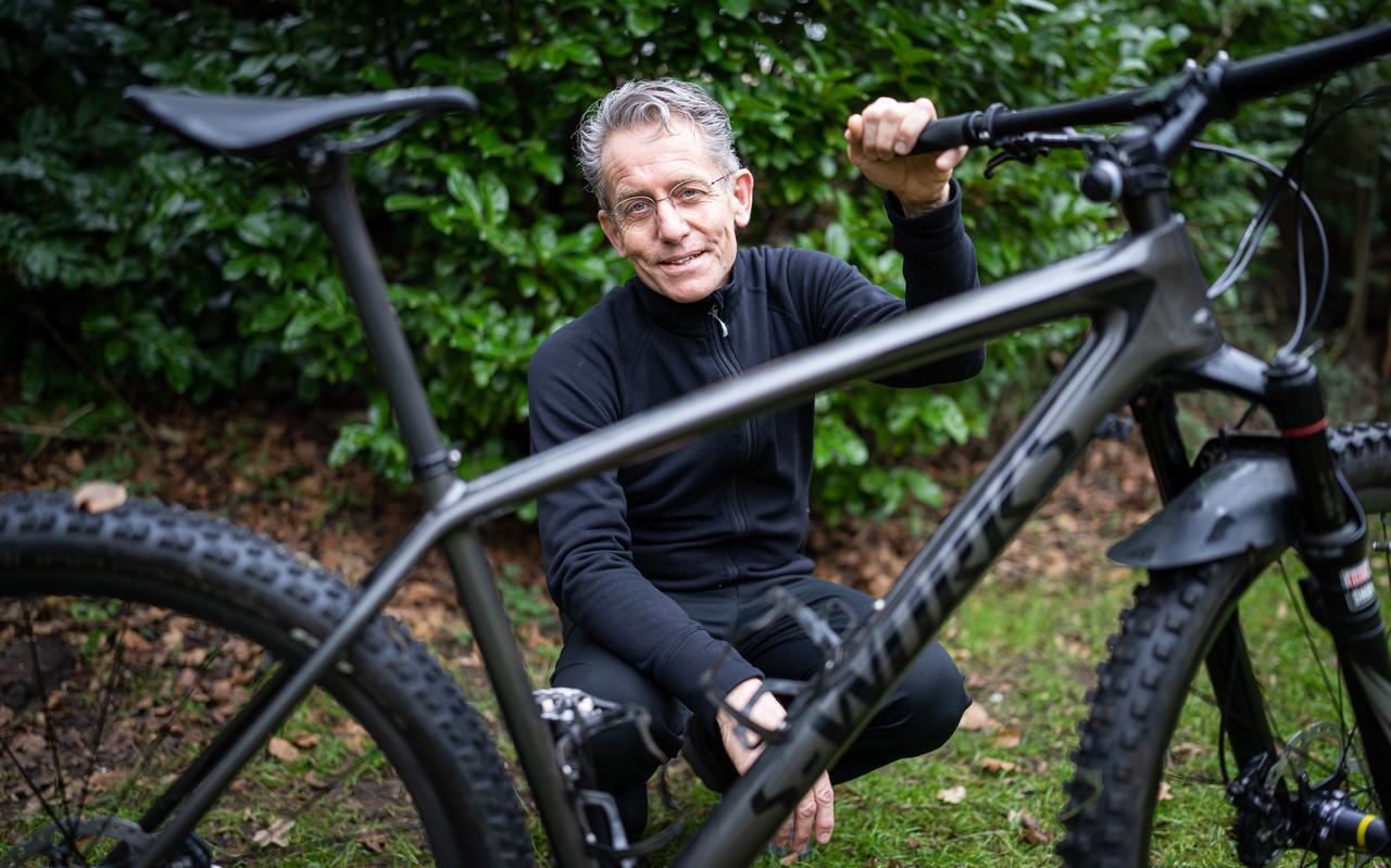 Mountainbiker Bernard van der Velde werd geschopt en geslagen tijdens een toertocht bij Valthe. Mountainbiker Bernard van der Velde werd geschopt en geslagen tijdens een toertocht bij Valthe.