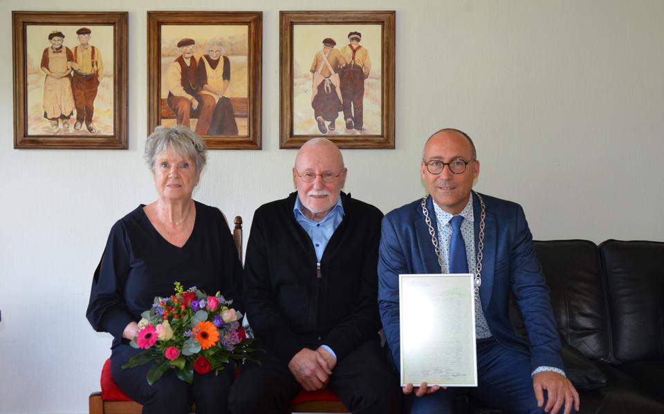 Willem en Grietje van Hemmen uit Gieten zijn 60 jaar getrouwd. 