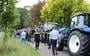 Boeren rijden naar het huis van stikstofminister Christianne van der Wal. Foto: ANP