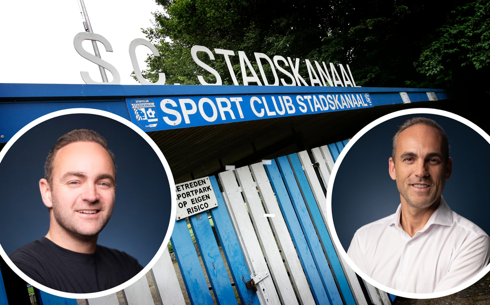'Bitcoin-broers' John en Marius Jansen met het logo van SC Stadskanaal, waar ze geld aan hebben gegeven.