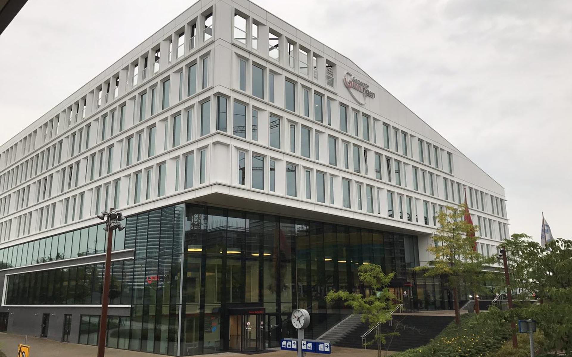 Het gebouw Sociale Zaken en Werk van de gemeente Groningen op het Europapark .