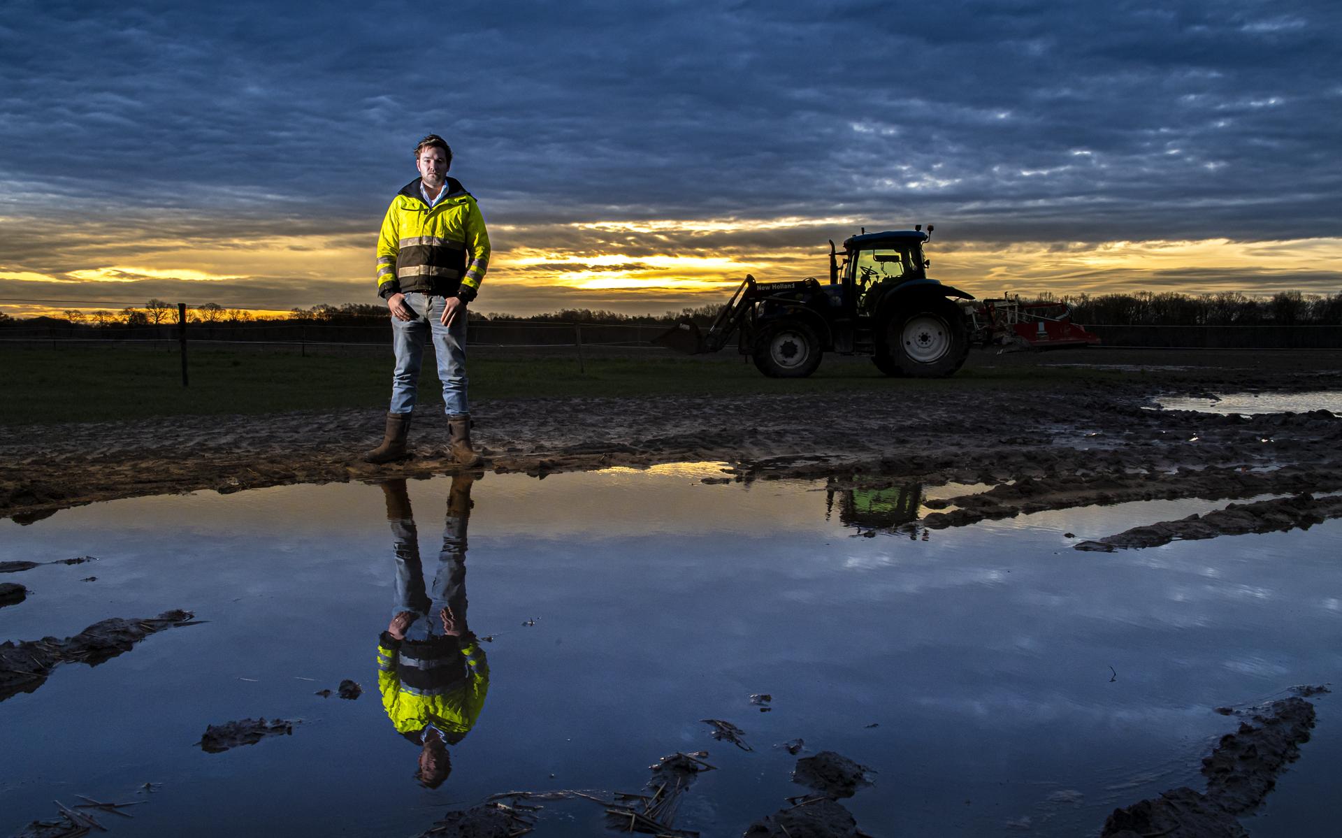 Vanuit de hefbak van een trekker voerde de jonge boer Arjen Schuiling het hoogste woord, op de sterf