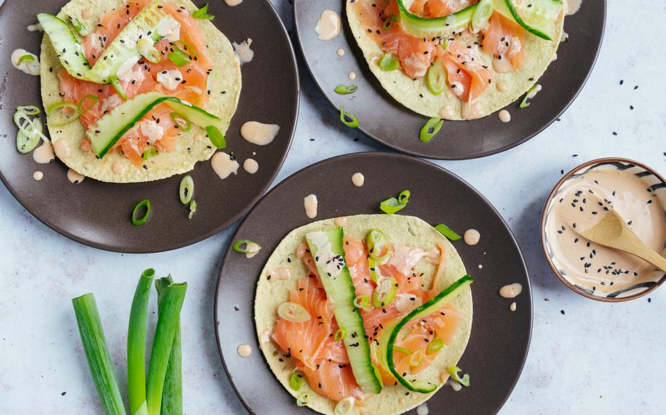 Makkelijk kerst Pappadum met gerookte zalm wat eten we