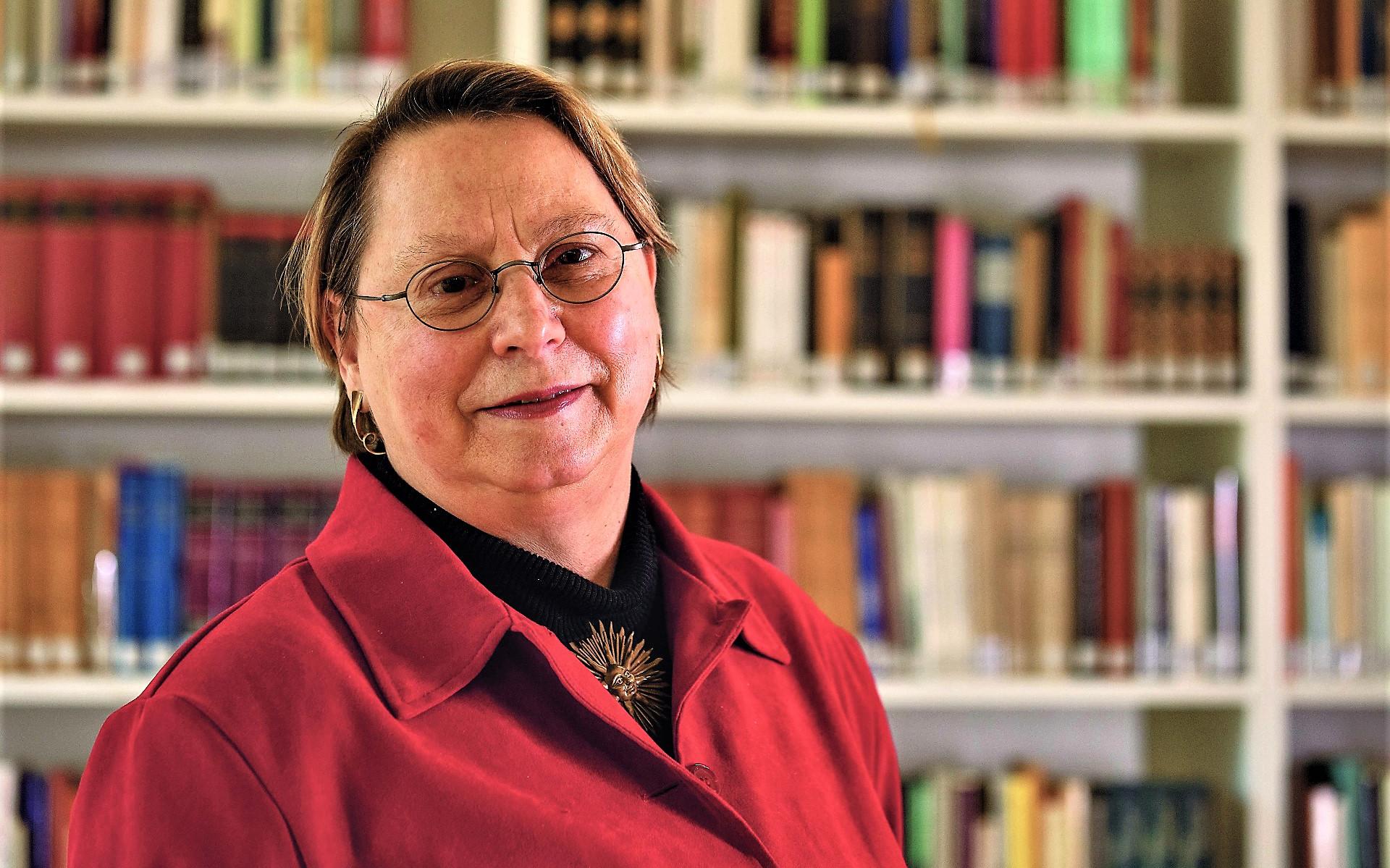 KNIR-bibliothecaris Janet Mente (RUG), geboren in Pennsylvania, is benoemd tot Ridder in de Orde van Oranje-Nassau.