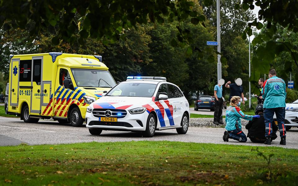 Motorrijder gewond door botsing met auto in Hoogezand.