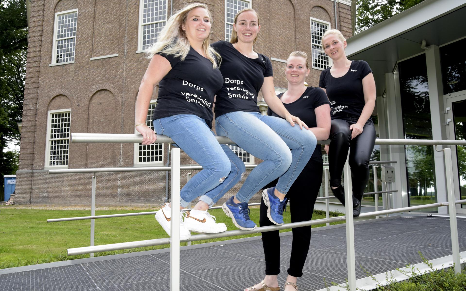 Veertig inwoners van Smilde zetten in september hun rommel op de oprit, onder het motto Liek 't oe l