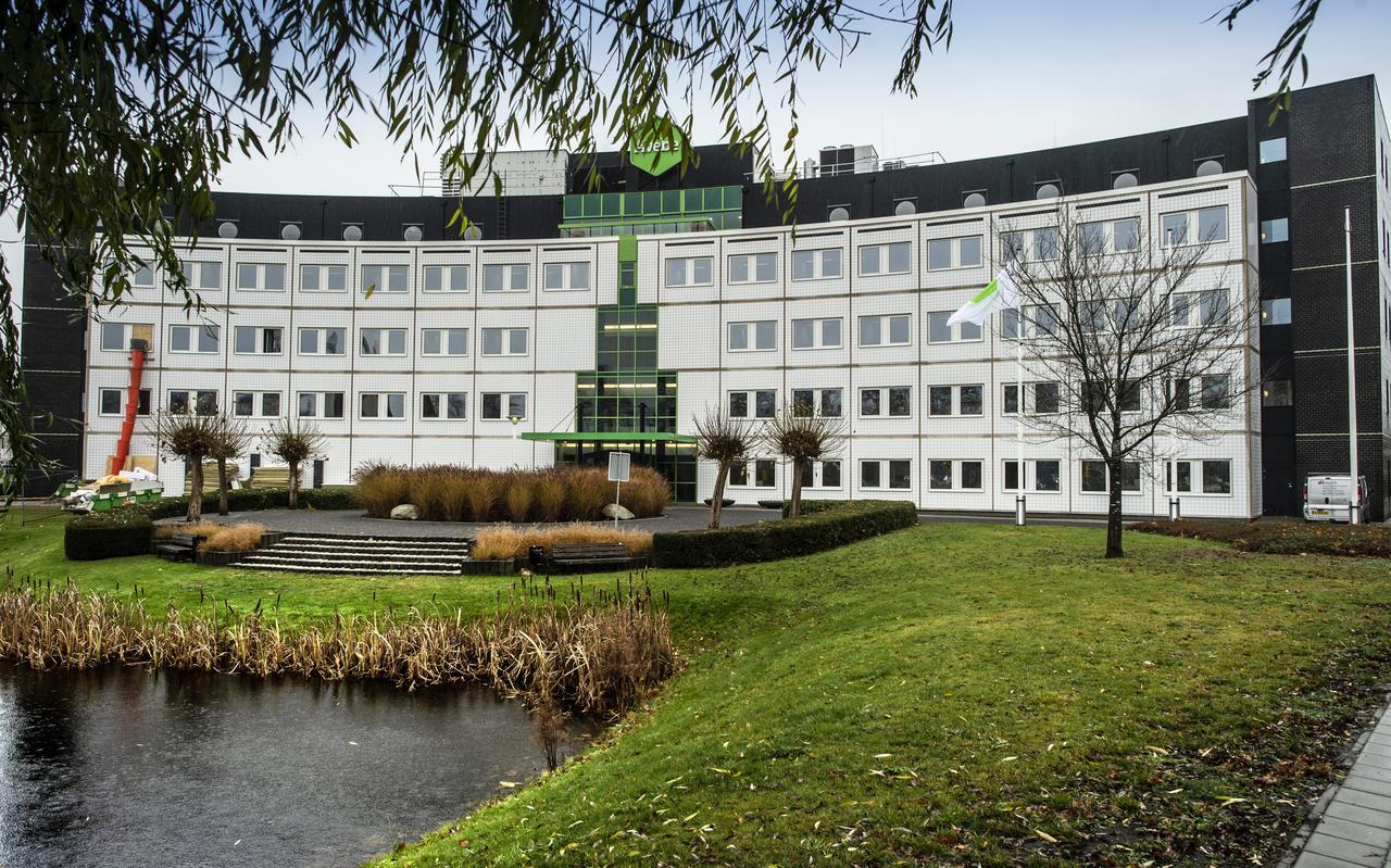 Hoofdkantoor Royal Avebe in Veendam. Het bedrijf investeert miljoenen in de uitbreiding van de eiwitproductie. Hoofdkantoor Royal Avebe in Veendam. Het bedrijf investeert miljoenen in de uitbreiding van de eiwitproductie.