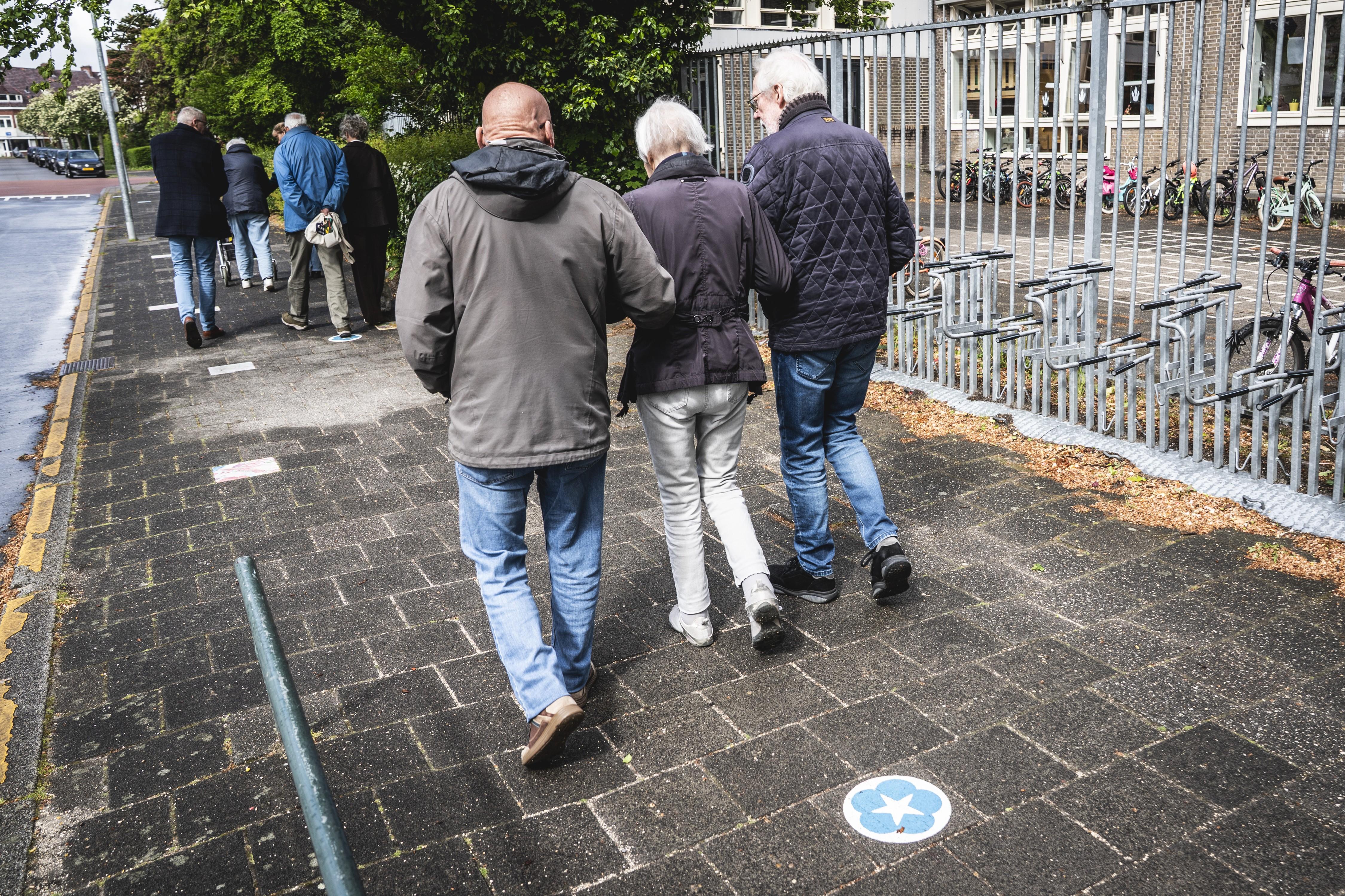 Theater van Verheldering geeft inzicht in de wereld van dementie. Zorgcafé Beilen houdt interactieve