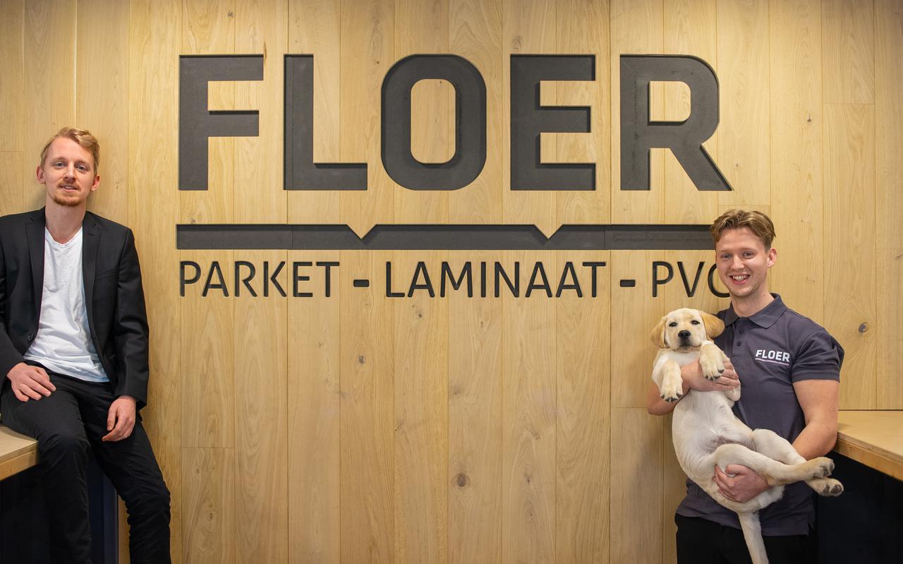 Floer-eigenaren Lennart Groenewold en Matthijs Groenewold (met kantoorhond Max).