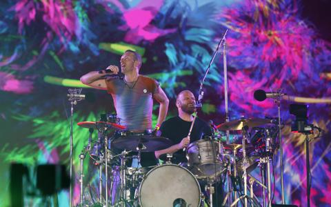Zanger Chris Martin en drummer Will Champion tijdens het Coldplay-concert in Mexico, in maart van dit jaar. 