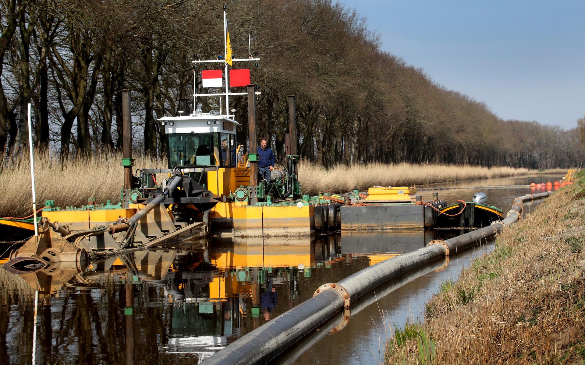 Westerwolde verlost van nog eens 80.000 kuub slib: Mussel Aa Kanaal wordt gebaggerd