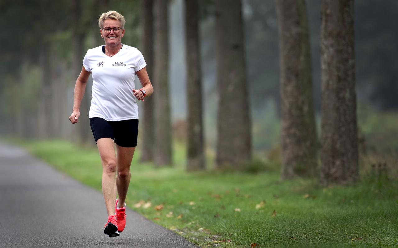 Ina Oortwijn loopt haar laatste trainingskilometers alvorens zaterdag aan haar heldentocht te beginnen. Ina Oortwijn loopt haar laatste trainingskilometers alvorens zaterdag aan haar heldentocht te beginnen.