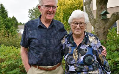 Jan en Henny Mulder zijn morgen 65 jaar getrouwd. 