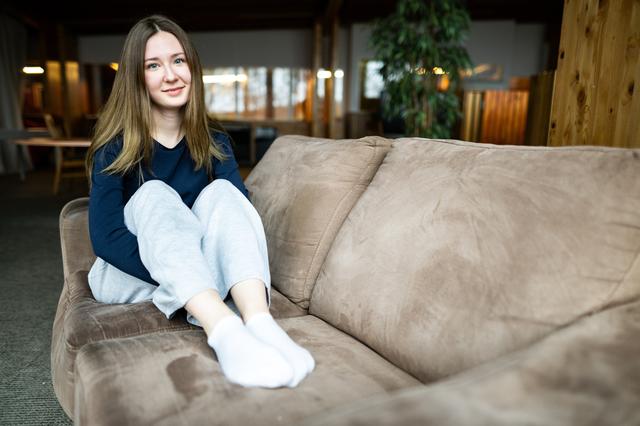 Taissia (19) en Iryna (46) vluchtten voor de oorlog in Oekraïne. ‘De wil om gelukkig te zijn kan nie