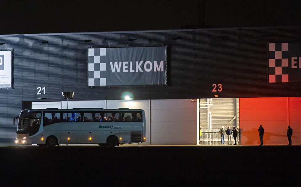 In november arriveerden de eerste vluchtelingen in Expo Assen.