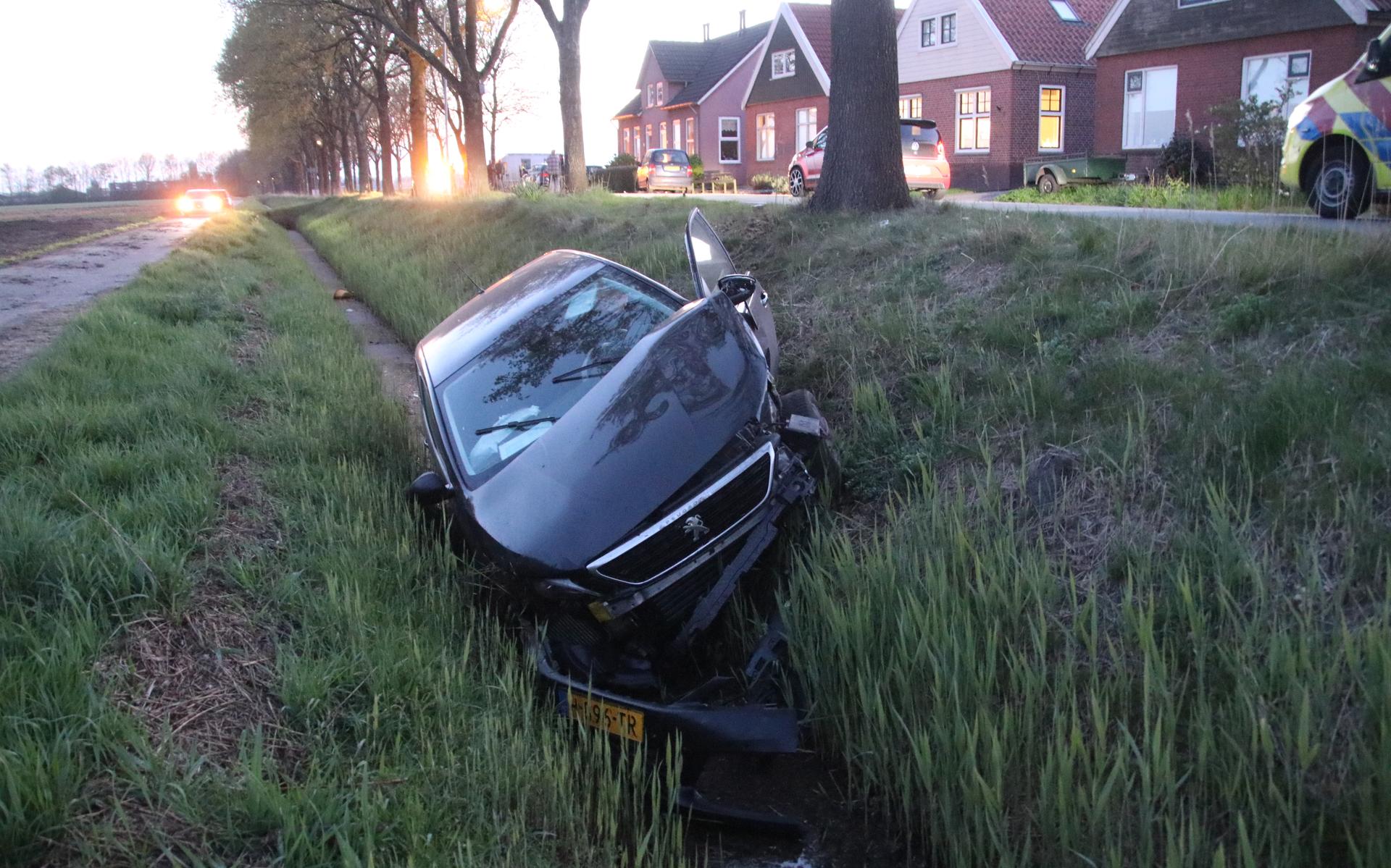 Op de Woudbloemlaan in Woudbloem, tussen Harkstede en Slochteren, belandde dinsdagavond een automobilist met zijn voertuig in de sloot.  