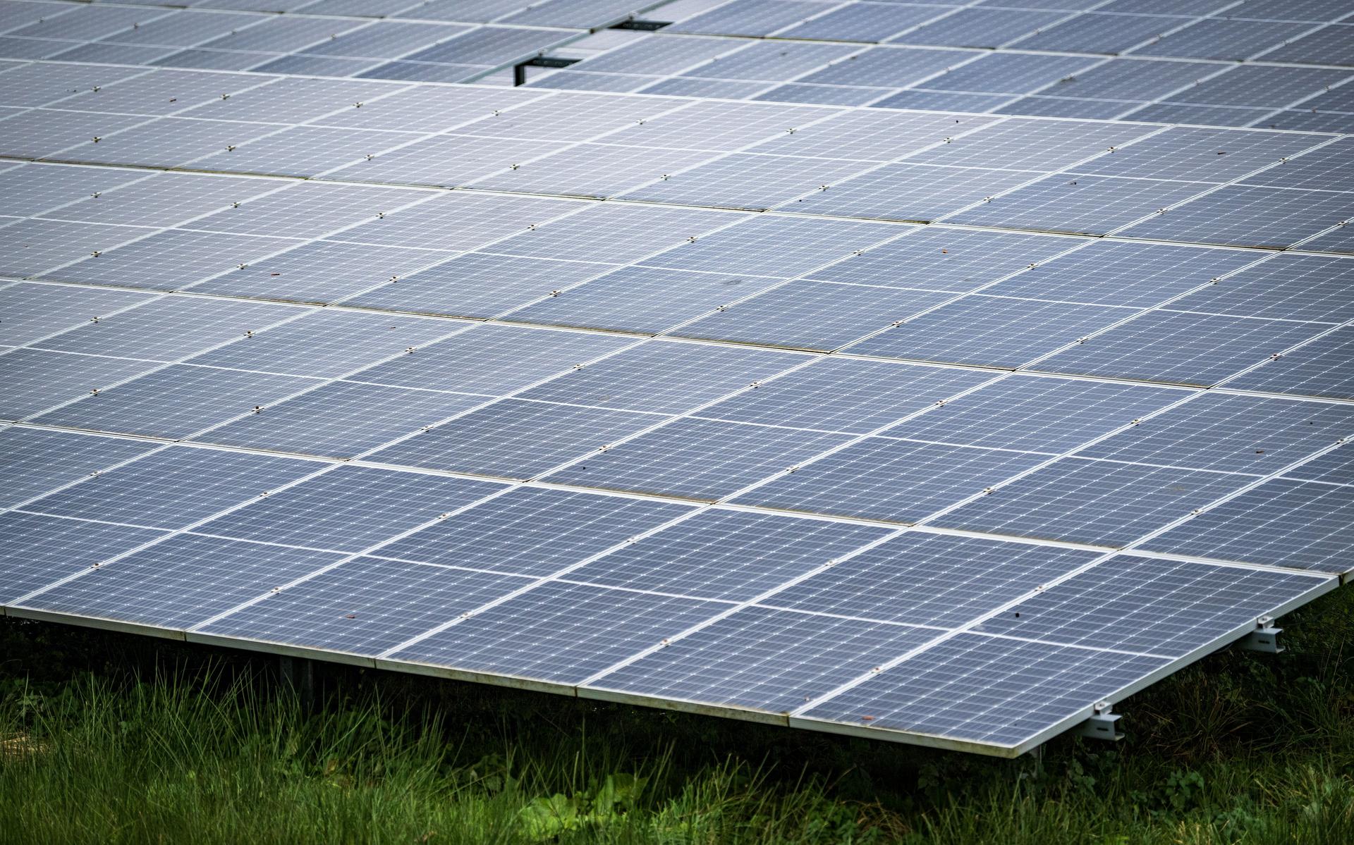 De energie van zonneparken kan door het hoogspanningsstation beter worden afgevoerd.
