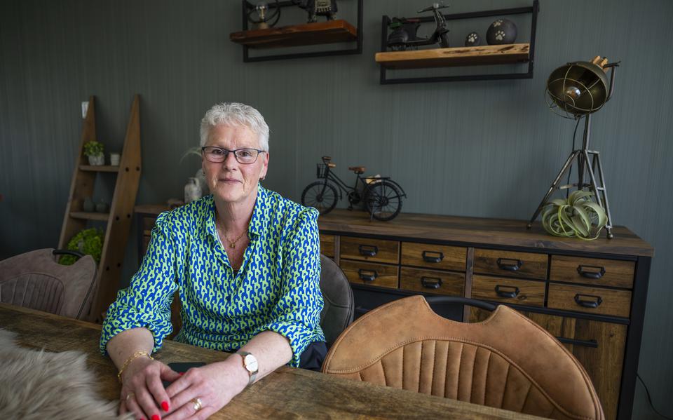 Lenie Kloosterman (60) heeft sinds een beving in 2012 veel schimmelproblemen in huis.