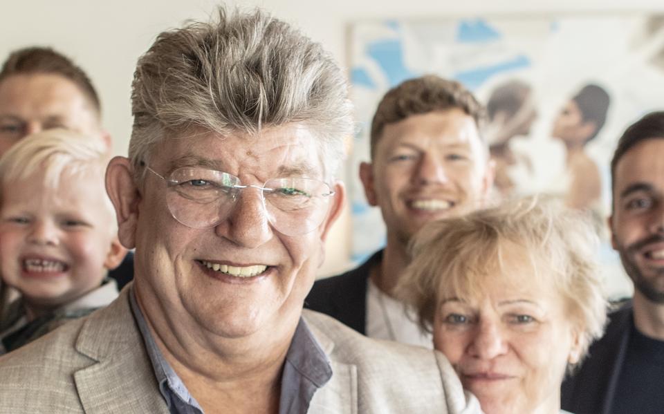 Siewert van der Zweep kreeg in 2024 nog een lintje mede voor zijn bijdrage aan het horecabestaan in Delfzijl. 