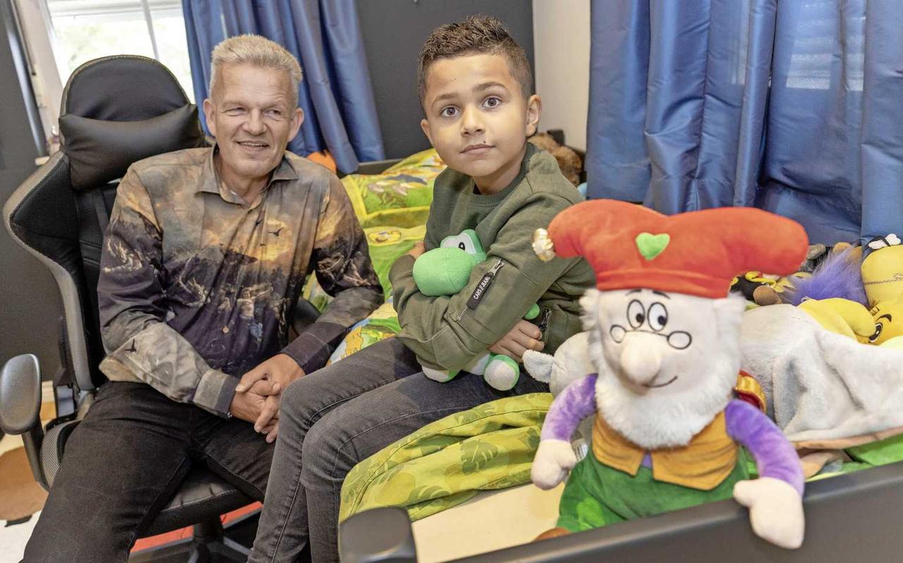 Cyril Widdershoven wil graag dat zijn zoon Aidan (10) een coronaprik krijgt. „Al sinds zijn geboorte heeft hij prikken gehad. Na goedkeuring voelt het als een afgewogen risico.” Cyril Widdershoven wil graag dat zijn zoon Aidan (10) een coronaprik krijgt. „Al sinds zijn geboorte heeft hij prikken gehad. Na goedkeuring voelt het als een afgewogen risico.”