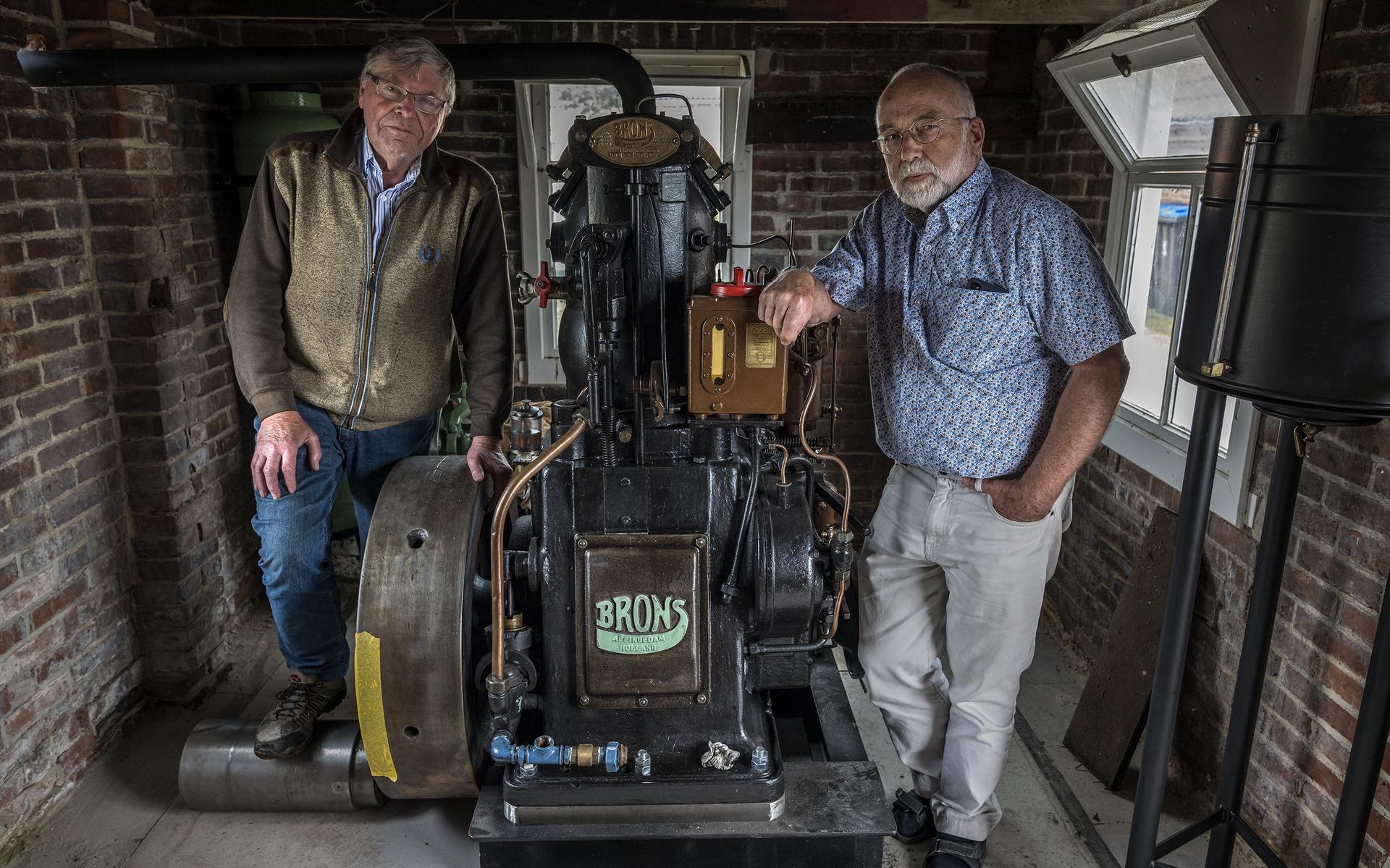 Molen Windlust in Overschild is weer bijzonder dankzij zeldzaam motorhuisje en echte Brons-motor - D