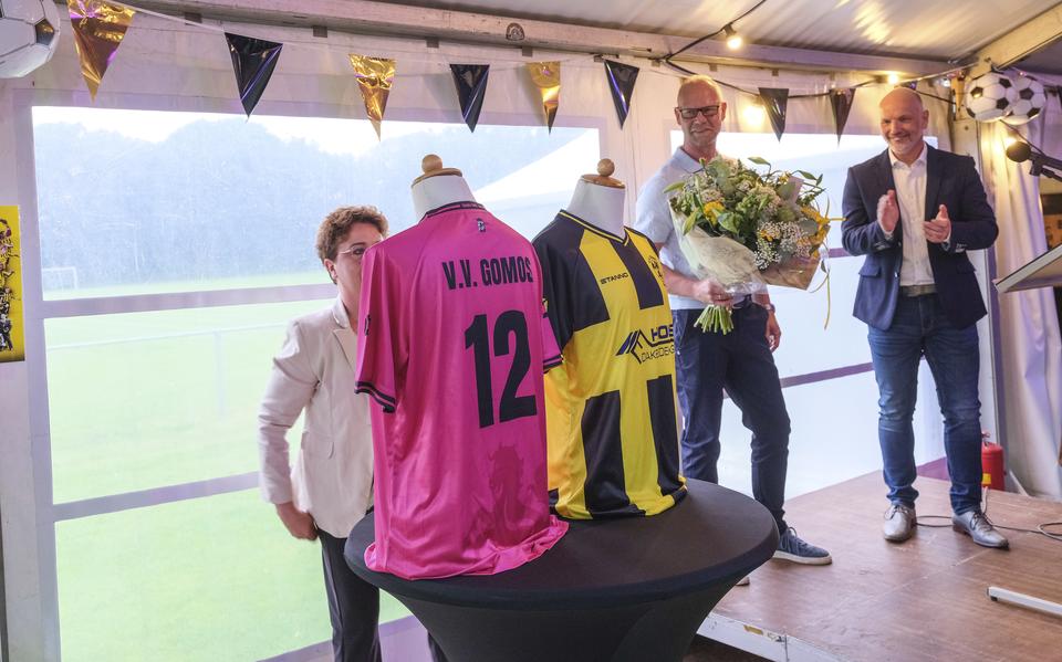 De nieuwe shirts van GOMOS.