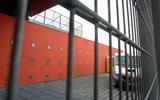 De arrestanteningang van het cellencomplex aan de Hooghoudtstraat in Groningen. Foto: Archief DvhN/Peter Wassing