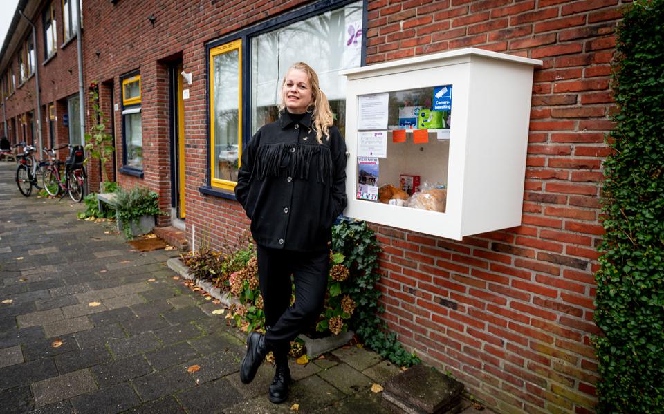 Het voedselkastje van Irma Bekema is al 3 keer leeg geroofd, maar ze hangt geen camera's op. 