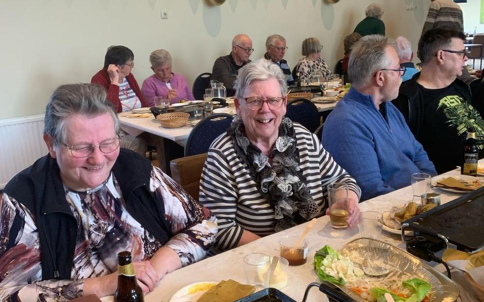 Een paar keer per jaar gaan (oud-)inwoners van Westerlee met elkaar om tafel.