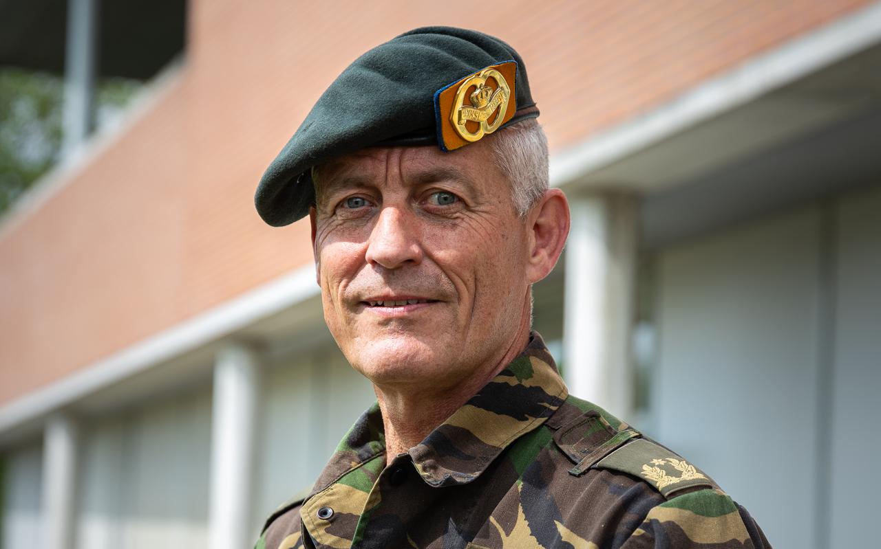 Commandant generaal Roland de Jong van 43 Gemechaniseerde Brigade in Havelte.
