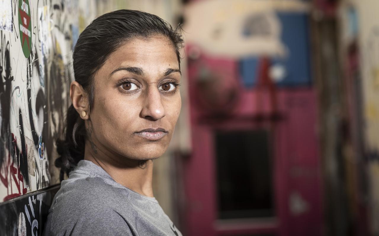 Ultrarunner Sameena van der Mijden komt met haar tocht tegen gedwongen prostitutie door Groningen, Assen en Hoogeveen. Ultrarunner Sameena van der Mijden komt met haar tocht tegen gedwongen prostitutie door Groningen, Assen en Hoogeveen.