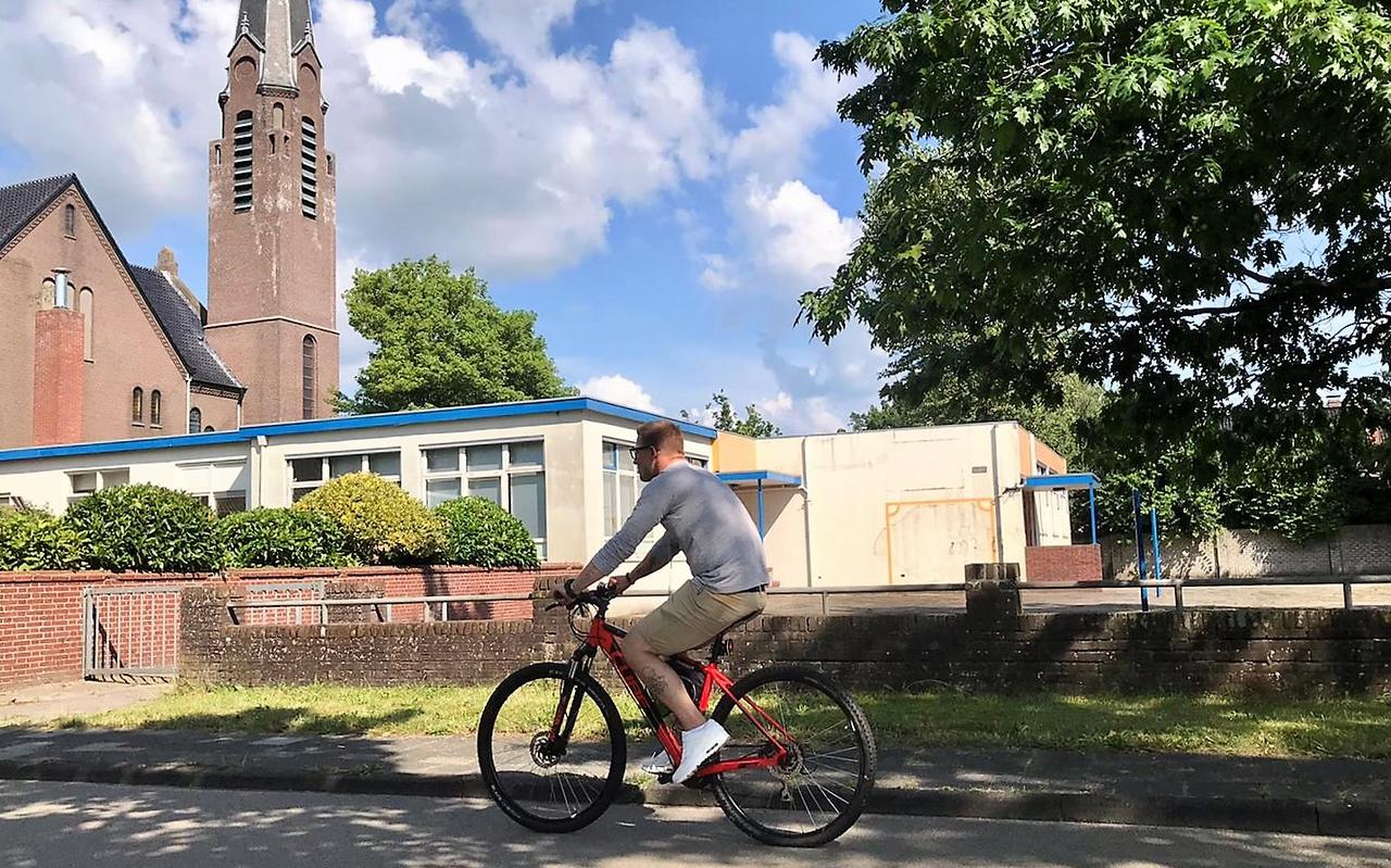 De C. W. Lubbersschool in Wildervank wordt binnenkort afgebroken. De C. W. Lubbersschool in Wildervank wordt binnenkort afgebroken.