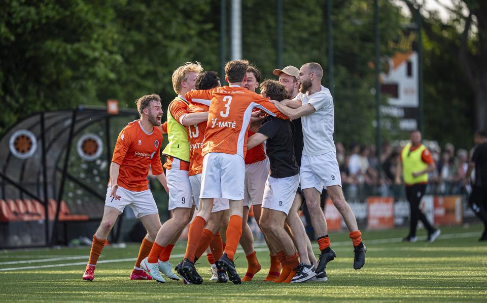 Lewenborg lacht, SJS huilt.
