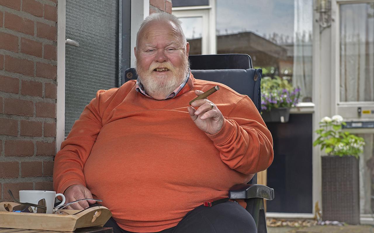 Roel Blaauw, voormalig diskjockey van de roemruchte Emmer koffiebar Tin Pan Alley. Roel Blaauw, voormalig diskjockey van de roemruchte Emmer koffiebar Tin Pan Alley.