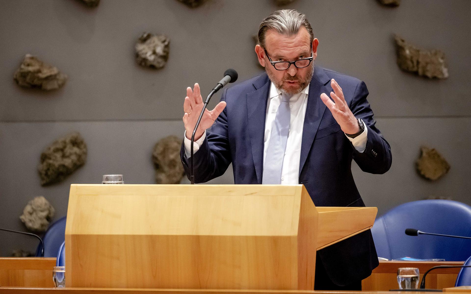 Ombudsman Reinier van Zutphen tijdens het aanbieden van het jaarverslag over het jaar 2022 van de Nationale ombudsman. ANP ROBIN VAN LONKHUIJSEN