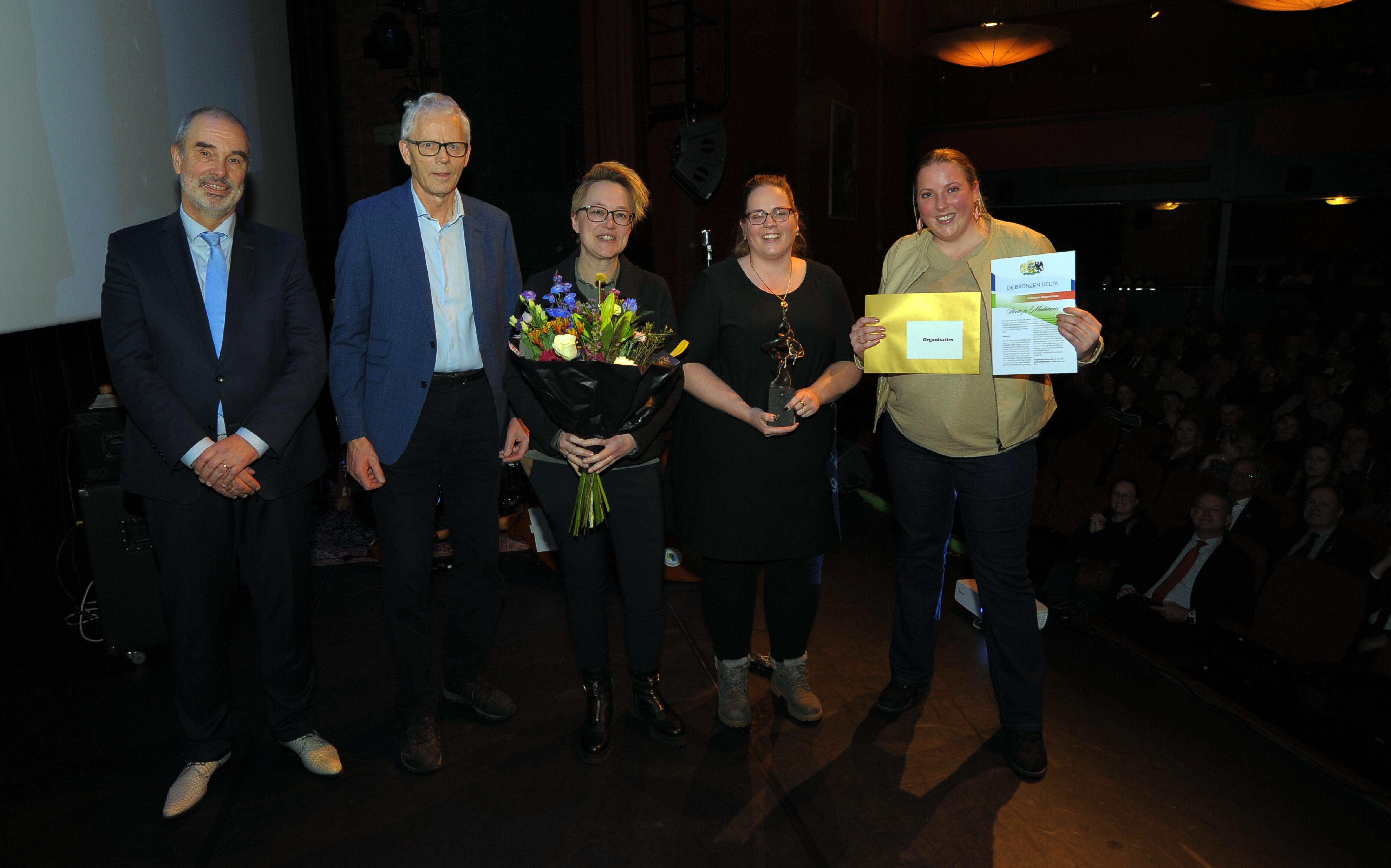 Waarderingsprijs Eemsdelta voor Jan de Vries, Steun je medemens en ‘t Gouden Appeltje