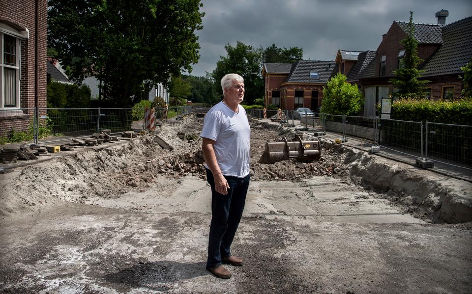 Eric van der Klei van Dorpsbelangen: ,,Eindelijk wordt de Mernaweg aangepakt.'' 