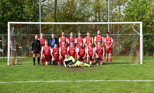 Oud FC Groningen in actie in Nieuw Scheemda – Oldambtster Boys treft Oud FC Groningen