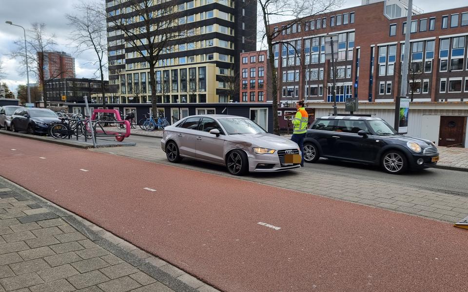 Verkeer ondervindt hinder van aanrijding in Groningen. Verkeer ondervindt hinder van aanrijding in Groningen.