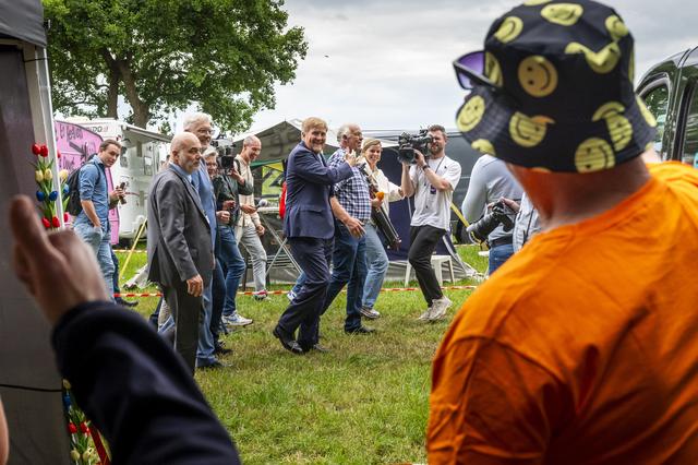 TT-camping Oostra in Assen heet 'Prins Pils’ welkom. 'Ga je naar de wc om te schijten en dan zie je