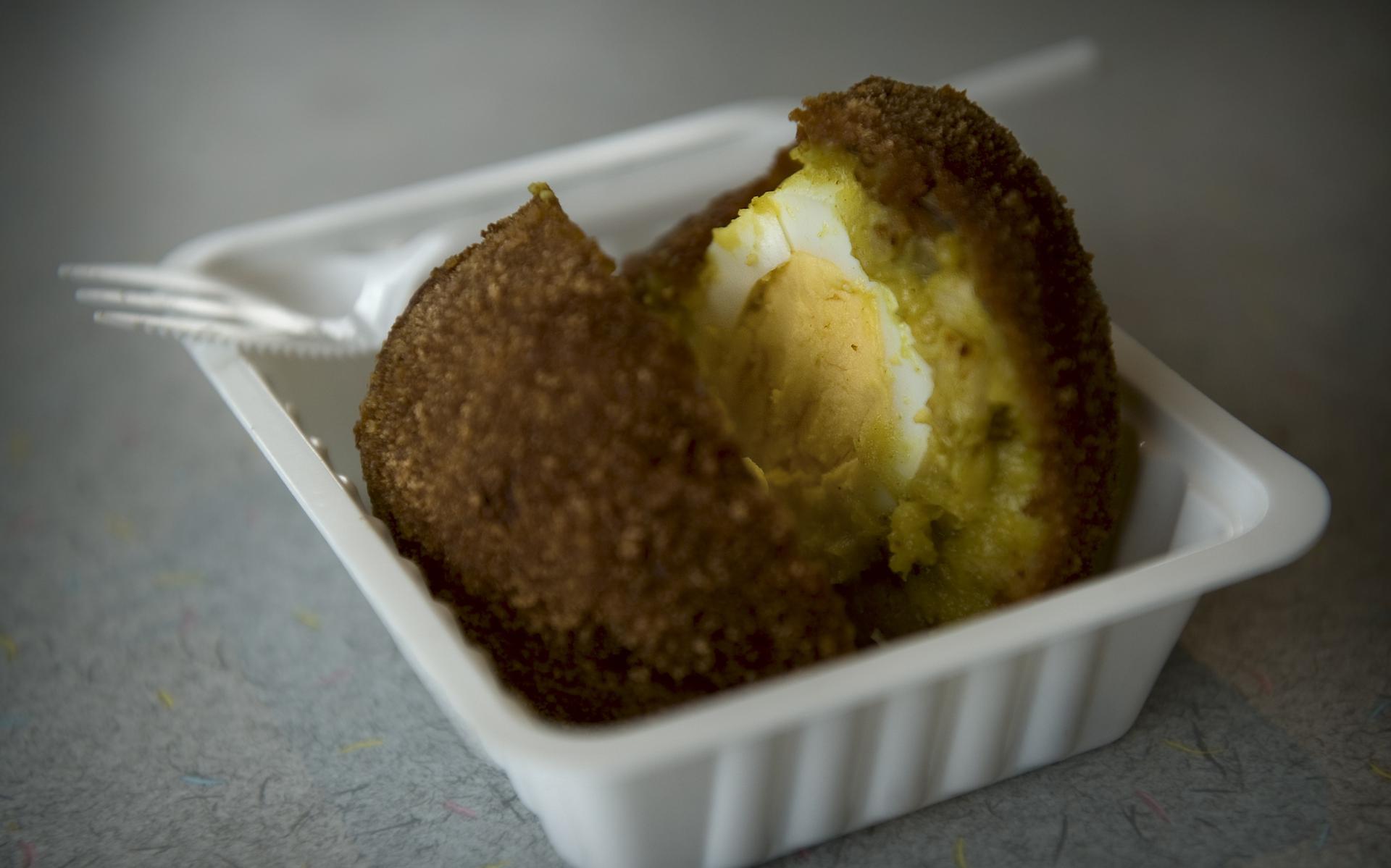 The Egg Ball Goes National: Producer Uildriks Introduces Groningen Snack to Rest of Netherlands