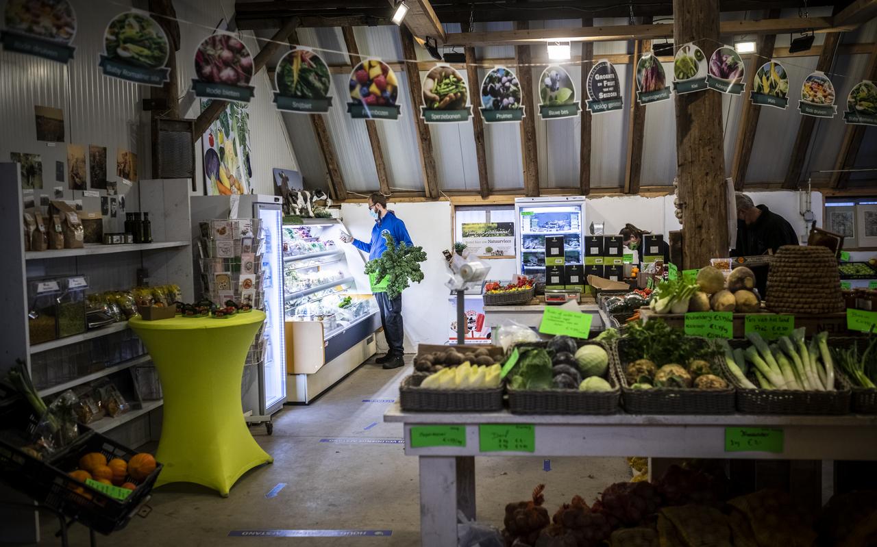 Boerderijwinkel Smilande van Marinus en Ineke Dikboom. Boerderijwinkel Smilande van Marinus en Ineke Dikboom.