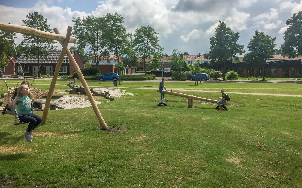 Het Harm Luppenspark in Finsterwolde heeft nu ook speeltoestellen. Het Harm Luppenspark in Finsterwolde heeft nu ook speeltoestellen.