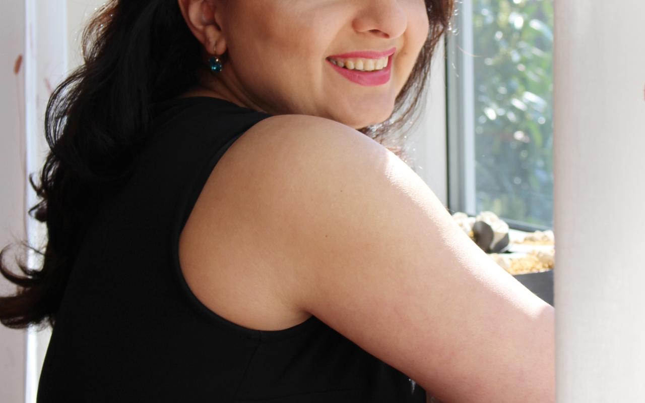 Nana Tchikhinashvili drong door tot de halve finale van een internationale compositiewedstrijd. Nana Tchikhinashvili drong door tot de halve finale van een internationale compositiewedstrijd.