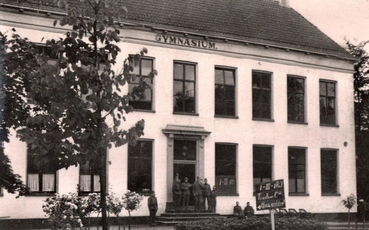 Het gymnasium in Assen gold in 1940 als mobilisatiebureau. Het gymnasium in Assen gold in 1940 als mobilisatiebureau.