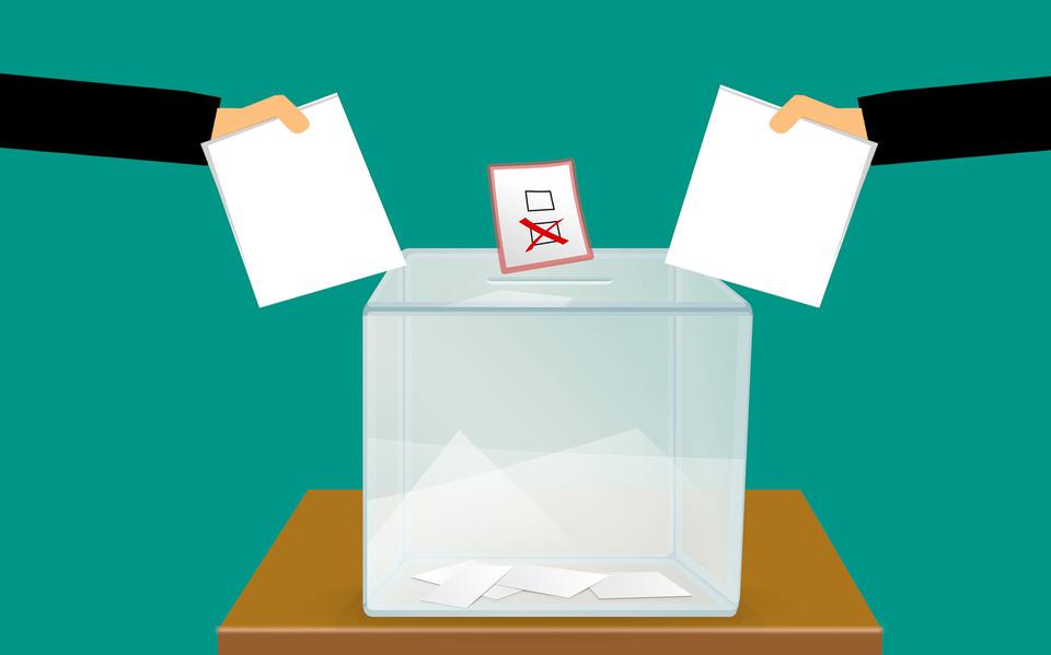 Volgens het SCP zouden politici burgers meer moet betrekken bij het nemen van besluiten, onder meer middels referenda.